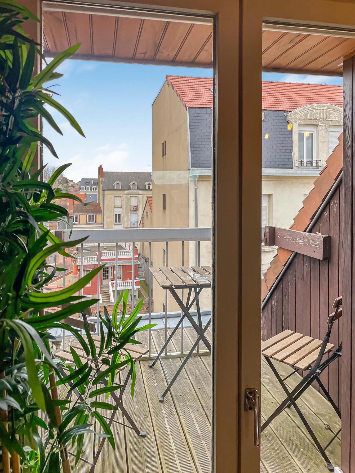 Pied-A-Terre A Montlucon Lägenhet Exteriör bild